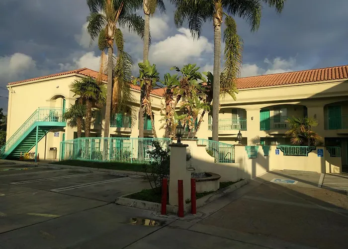 Lyfe Inn & Suites By Aga - Lax Airport